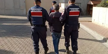 İki otomobil çarpıştı 1 yaralı