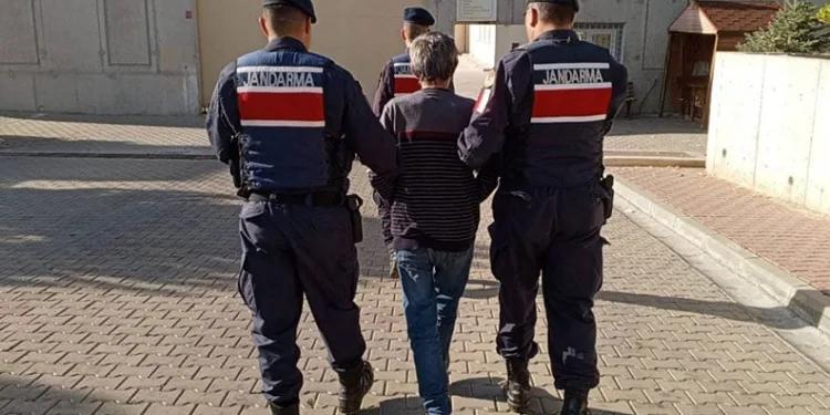 İki otomobil çarpıştı 1 yaralı