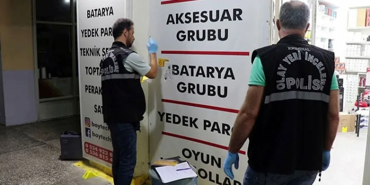 Borç sebebi ile dükkanı pompalı tüfekle bastı