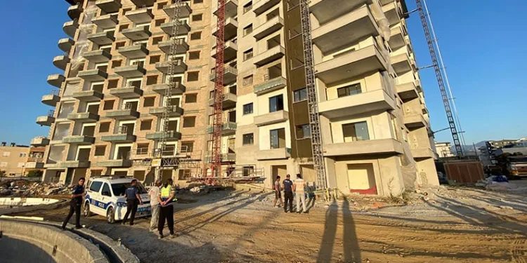 Samsun’da 6 kilo 700 gram esrarla yakalanan şahıs adliyeye sevk edildi