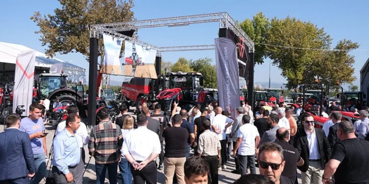 BURTARIM’da sergilenen traktör özellikleriyle hayran bıraktı