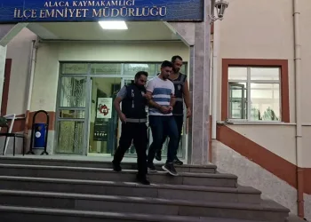 Silahlı saldırgan saklandığı evde yakalandı