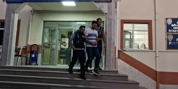Silahlı saldırgan saklandığı evde yakalandı