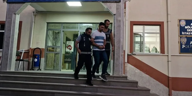 Silahlı saldırgan saklandığı evde yakalandı