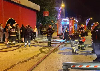 Kuşadası açıklarında 17 düzensiz göçmen kurtarıldı