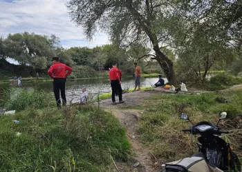 Bursa’da uyuşturucu kullanan gençler vatandaşı tedirgin etti