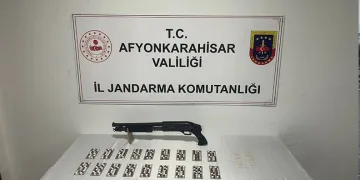 Öğrenciler ile terör örgütü mensuplarını buluşturan dernek yöneticisi yakalandı