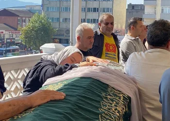 Gaziosmanpaşa’da 2 kişi sahte içkiden hayatını kaybetti