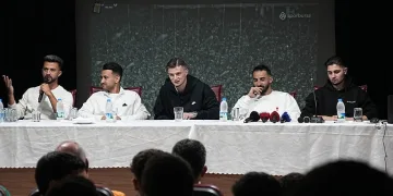 Seyir halindeki otobüs alev alev yandı