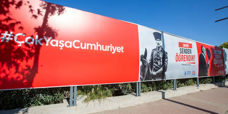 Bursa’yı, Cumhuriyet coşkusu sardı