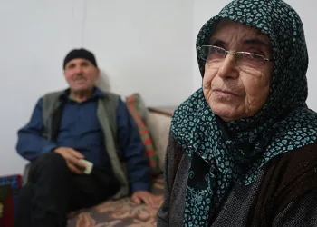 Yaşlı çift, 400 bin lirasını dolandırıcılara kaptırdı