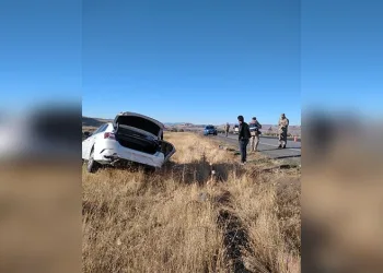 Otomobildeki valizin içinden uyuşturucu çıktı