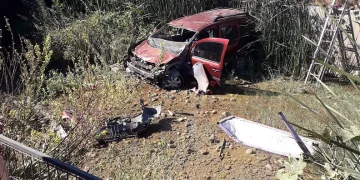 Mersin’de ticari araç dereye uçtu: 1 yaralı