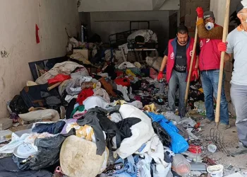 Çöp evden 10 kamyon çöp çıktı