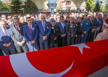 Şehit taksici Murat Aslan son yolculuğuna uğurlandı