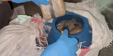 Balık dolu varillerden kilolarca uyuşturucu çıktı