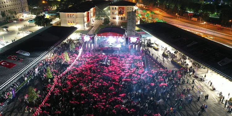 Bursa’da muhteşem Cumhuriyet Bayramı konseri