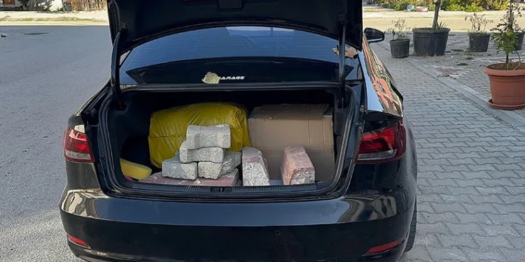 Hava süspansiyon fiyatını duyunca bagajına parke taşı yükledi