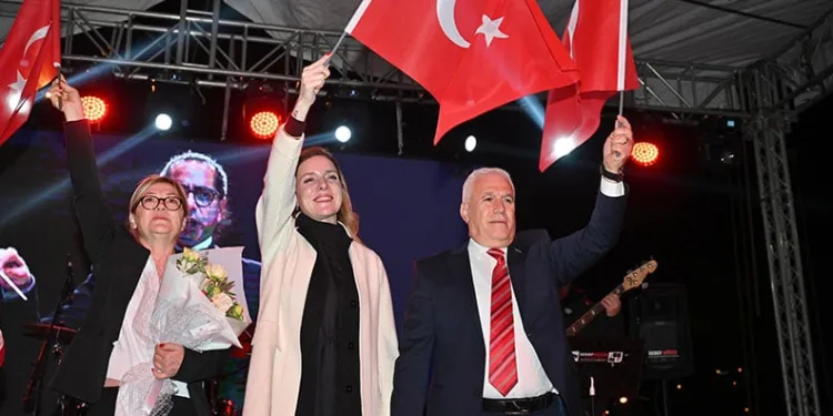 29 Ekim coşkusu Karacabey ve Gemlik’te