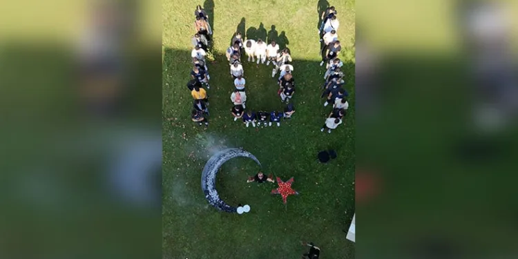 Fenomen ciğerci Cumhuriyet Bayramı’nı gençlerle kutladı