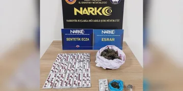 Otomobil yangın sonrası kullanılamaz hale geldi