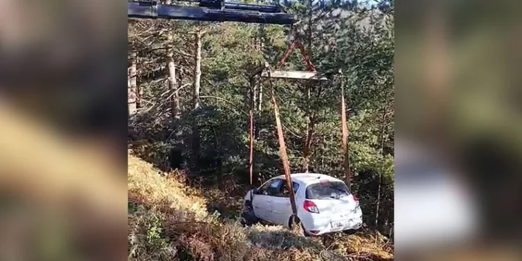 Kars’ta maganda kurşunuyla hayatını kaybeden minik Muhammet, gözyaşlarıyla uğurlandı