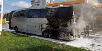 İzmir’de silahlı saldırıda vefat eden polis memuru memleketi Erzurum’da toprağa verildi