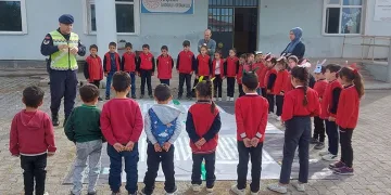Aynı yerde peş peşe 3 zincirleme kaza: 3 yaralı