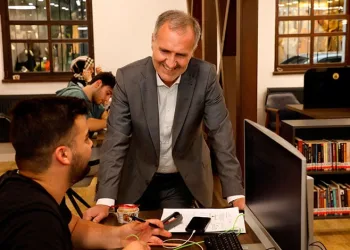 Bursa’da yedek anahtar ile eski dükkanını soydu