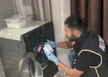 İlaçları çamaşır makinasına saklayan şebekeye operasyon: 19 gözaltı