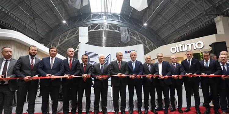 İnegöl’de mobilya fuarı başladı