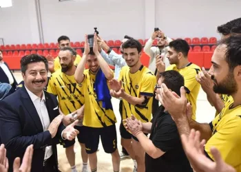 Yenişehir Belediyespor ilk maçında galip geldi