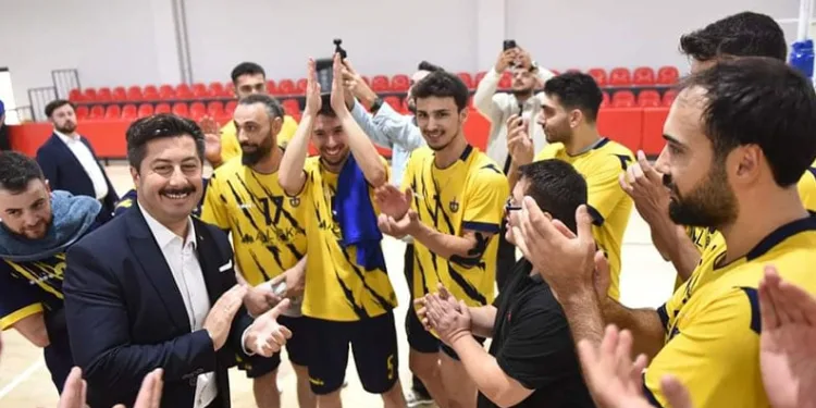 Yenişehir Belediyespor ilk maçında galip geldi