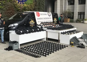 İstanbul’da kaçak silah üretilen lüks rezidansa operasyon: 9 gözaltı