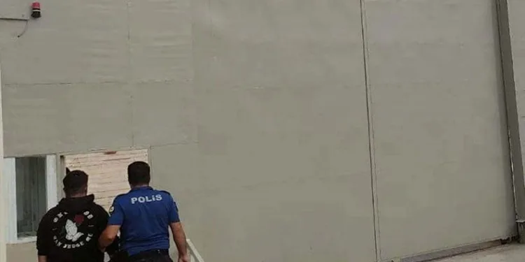 İETT otobüsü kuralları hiçe saydı, emniyet şeridinden böyle ilerledi