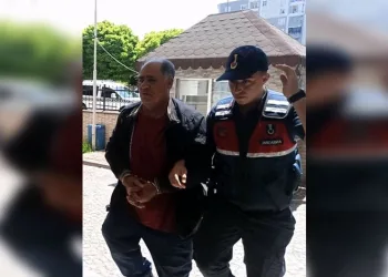 Tırın dorsesinde 380 bin adet kaçak sigara ele geçirildi