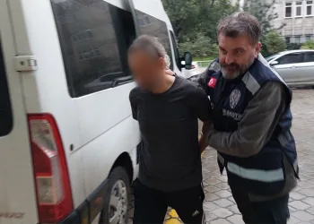 Samsun’da 6 kilo 700 gram esrarla yakalanan şahıs adliyeye sevk edildi