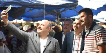 Varank ve Yılmaz pazarcı esnafı ile buluştu