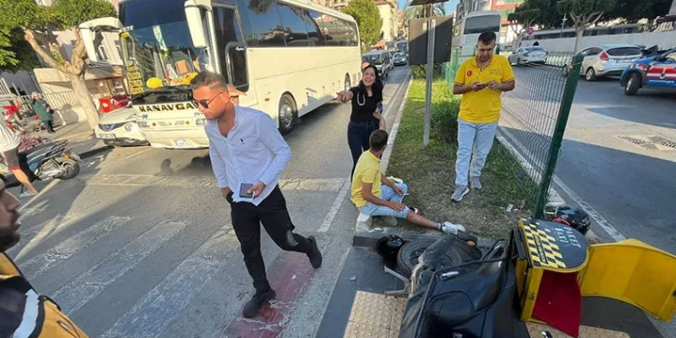 Eyüpsultan’da yolda para bulan 3 kız öğrenciden örnek davranış