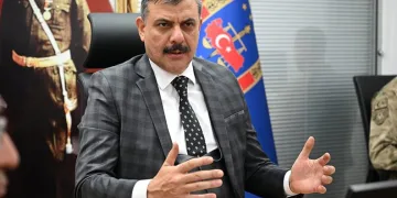 Silahlı saldırgan saklandığı evde yakalandı