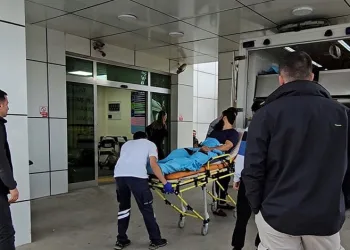 Kavgayı ayırmak isterken kendisine saldıran 4 kişiyi silahla vurmuştu, yakalandı