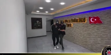 ATM’den para çeken emekliyi gasp etti