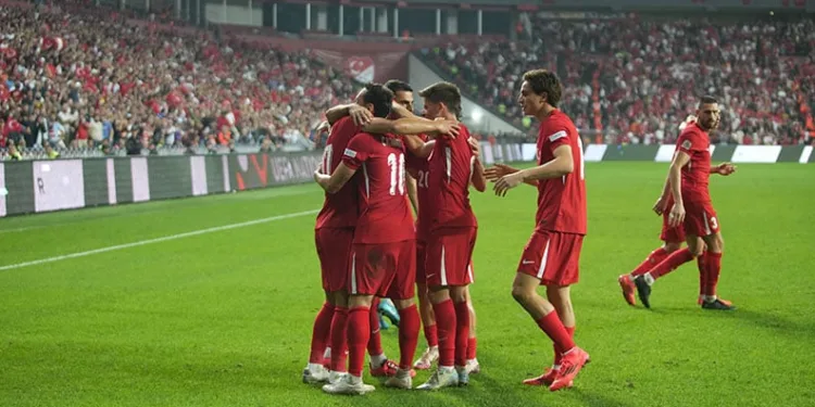 A Milli Takım liderliğini sürdürdü