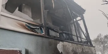 Ilısu Baraj Gölü kıyısında mahsur kalan Suriyeli aile kepçe yardımıyla kurtarıldı