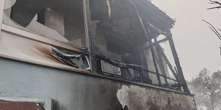 Ilısu Baraj Gölü kıyısında mahsur kalan Suriyeli aile kepçe yardımıyla kurtarıldı