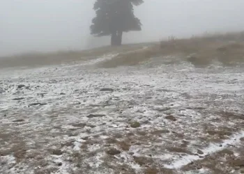 Uludağ’da beklenen kar yağışı başladı