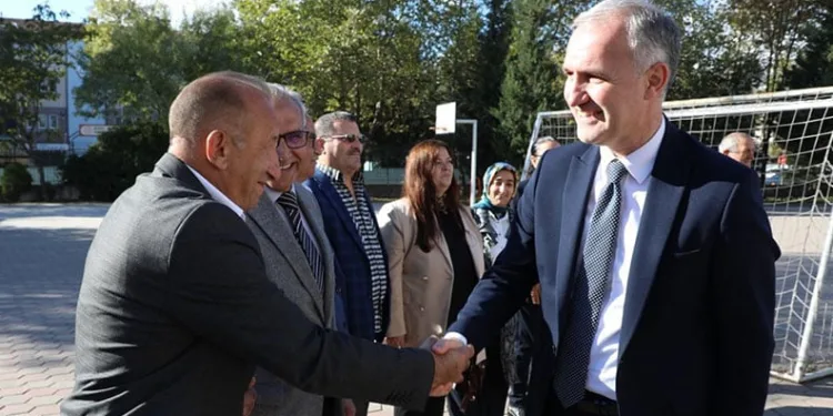 İnegöl’de muhtarlar günü kutlandı