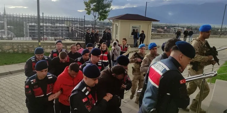 Bursa’da fuhuş çetesine darbe