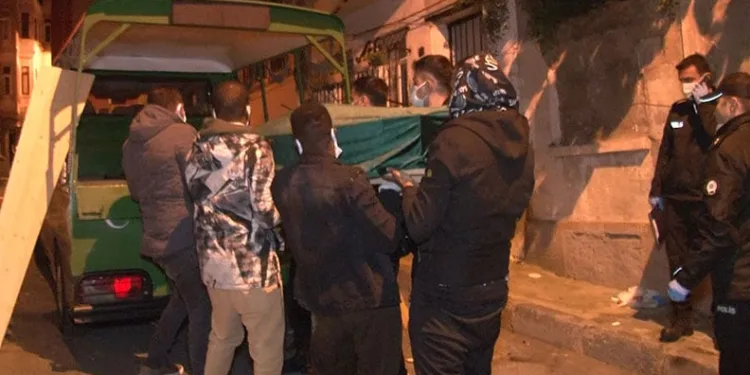 4 katlı binadan anne ve bebeğinin cesedi çıktı