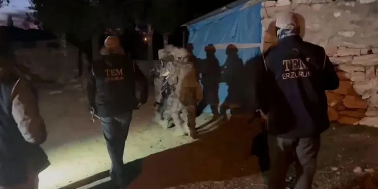 Manavgat’ta kamyonet ile otomobil çarpıştı: 2 yaralı